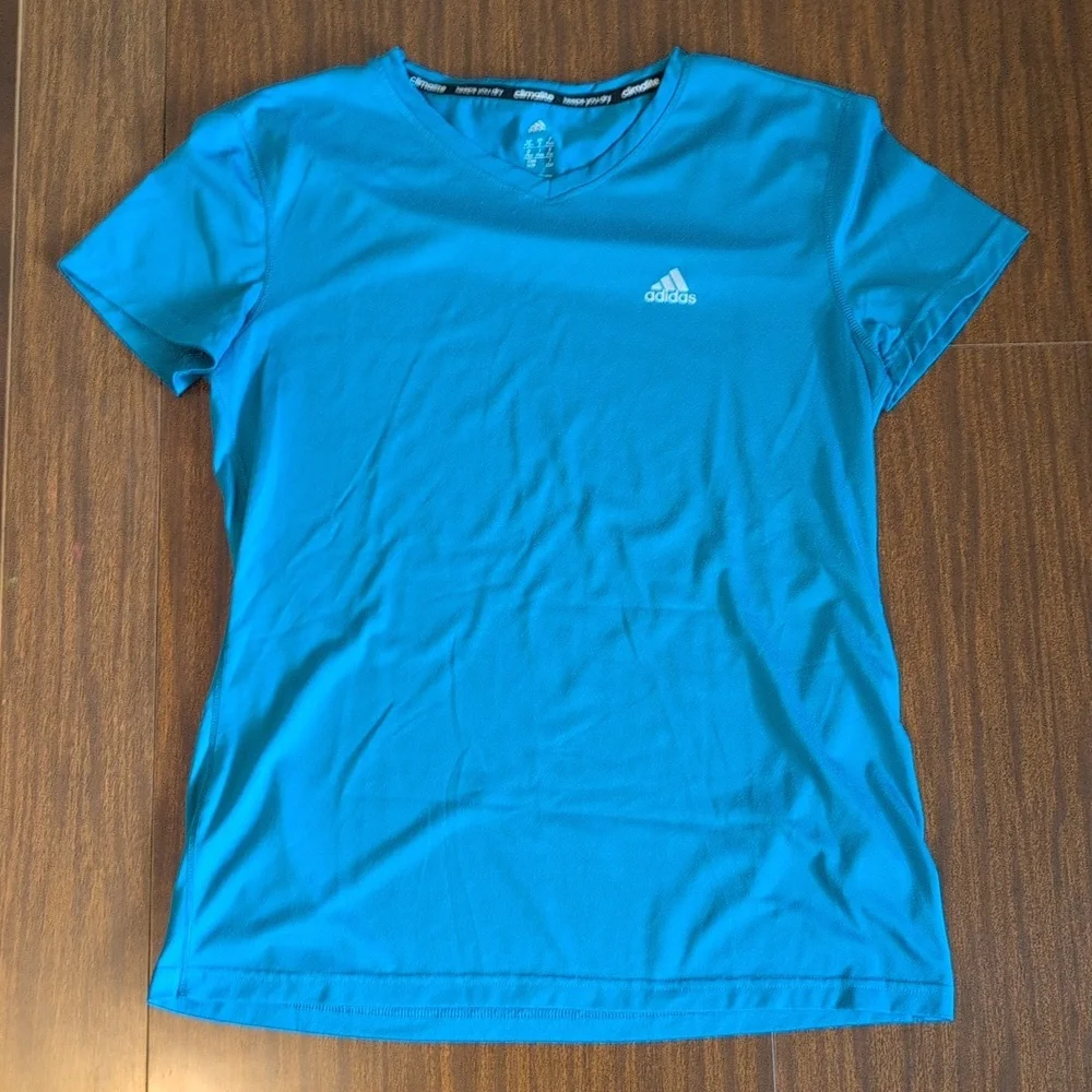 4 Medium Exercise Shirts - Picture 5 of 9